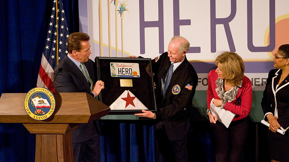 Governor Schwarzenegger Honors Sully Sullenberger